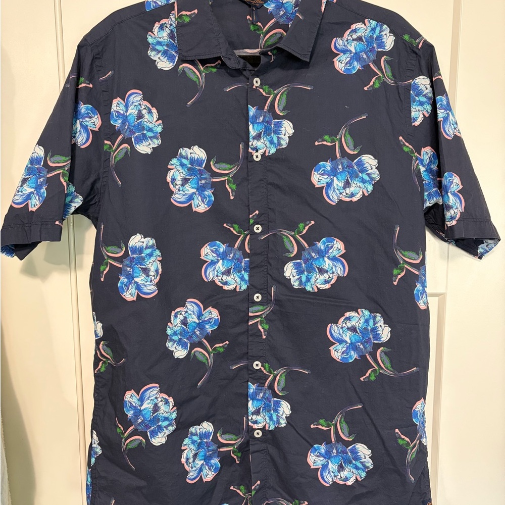 Good Man Brand Navy Blue Short-Sleeve Button-Down with Blue Floral Print Size XL
